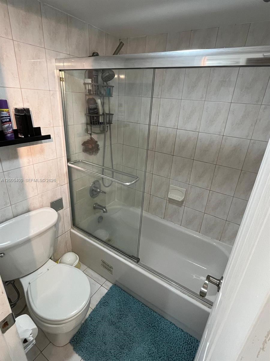 Photo of 3475 Country Club Dr  #312, Aventura, Florida, 33180 - 