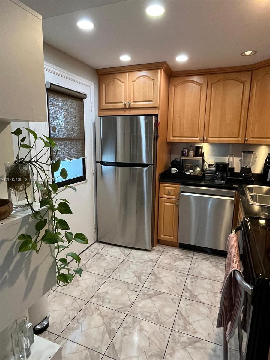 Photo of 3475 Country Club Dr  #312, Aventura, Florida, 33180 - 