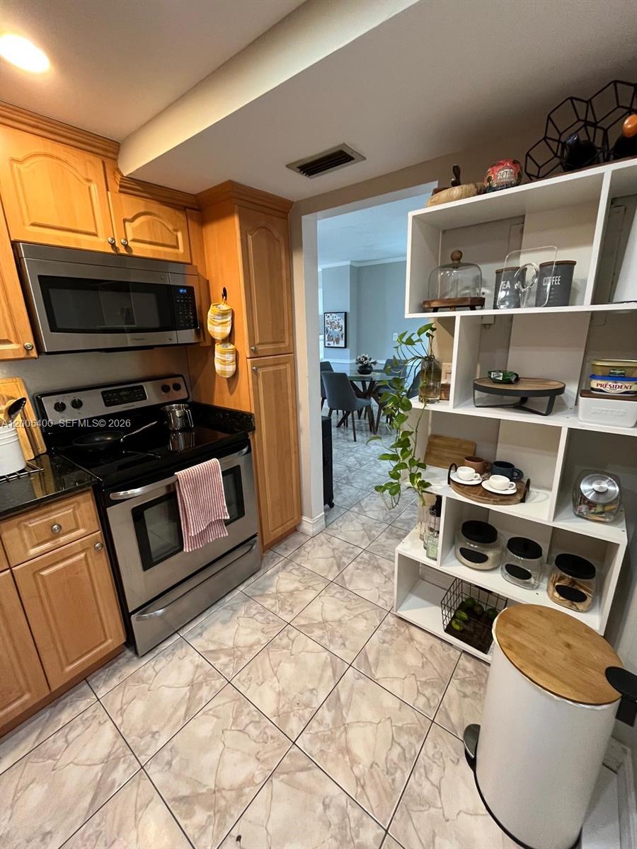 Photo of 3475 Country Club Dr  #312, Aventura, Florida, 33180 - 