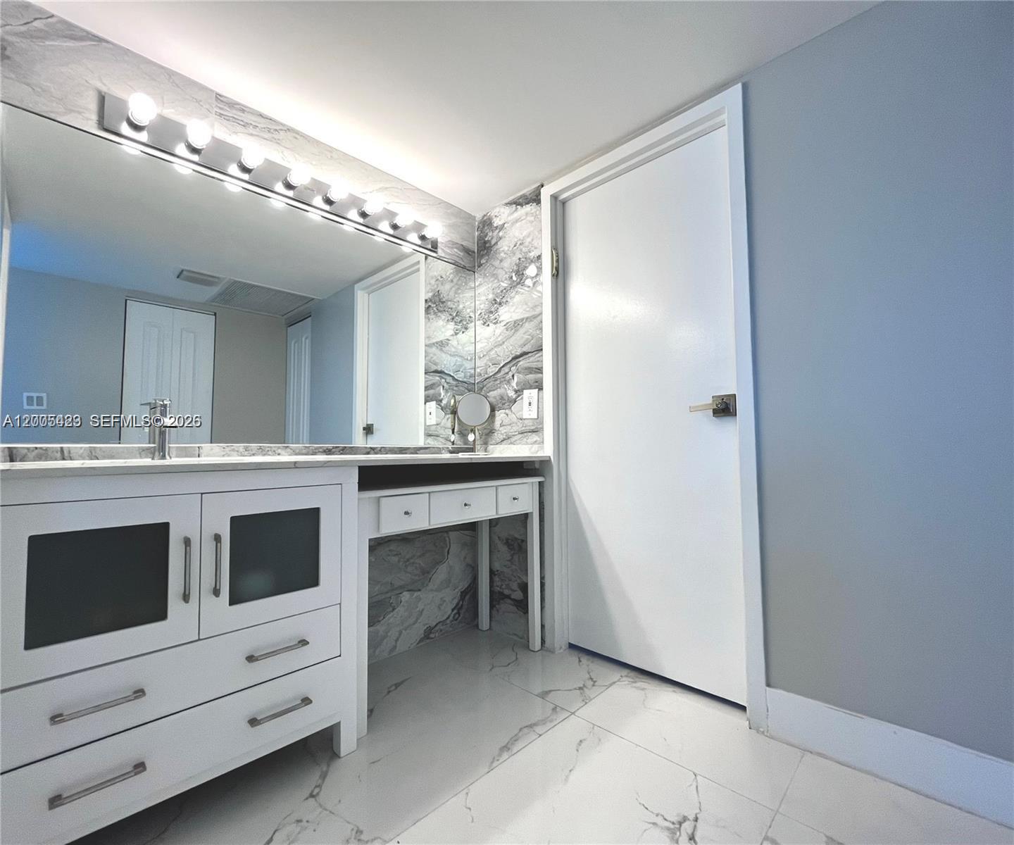 See details 1827 2 / 2 1603 sq. ft. $ 2026-04-21 0 Photo