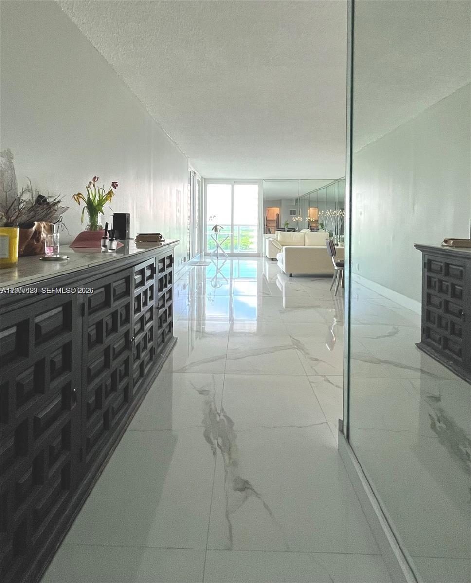 See details 1827 2 / 2 1603 sq. ft. $ 2026-04-21 0 Photo