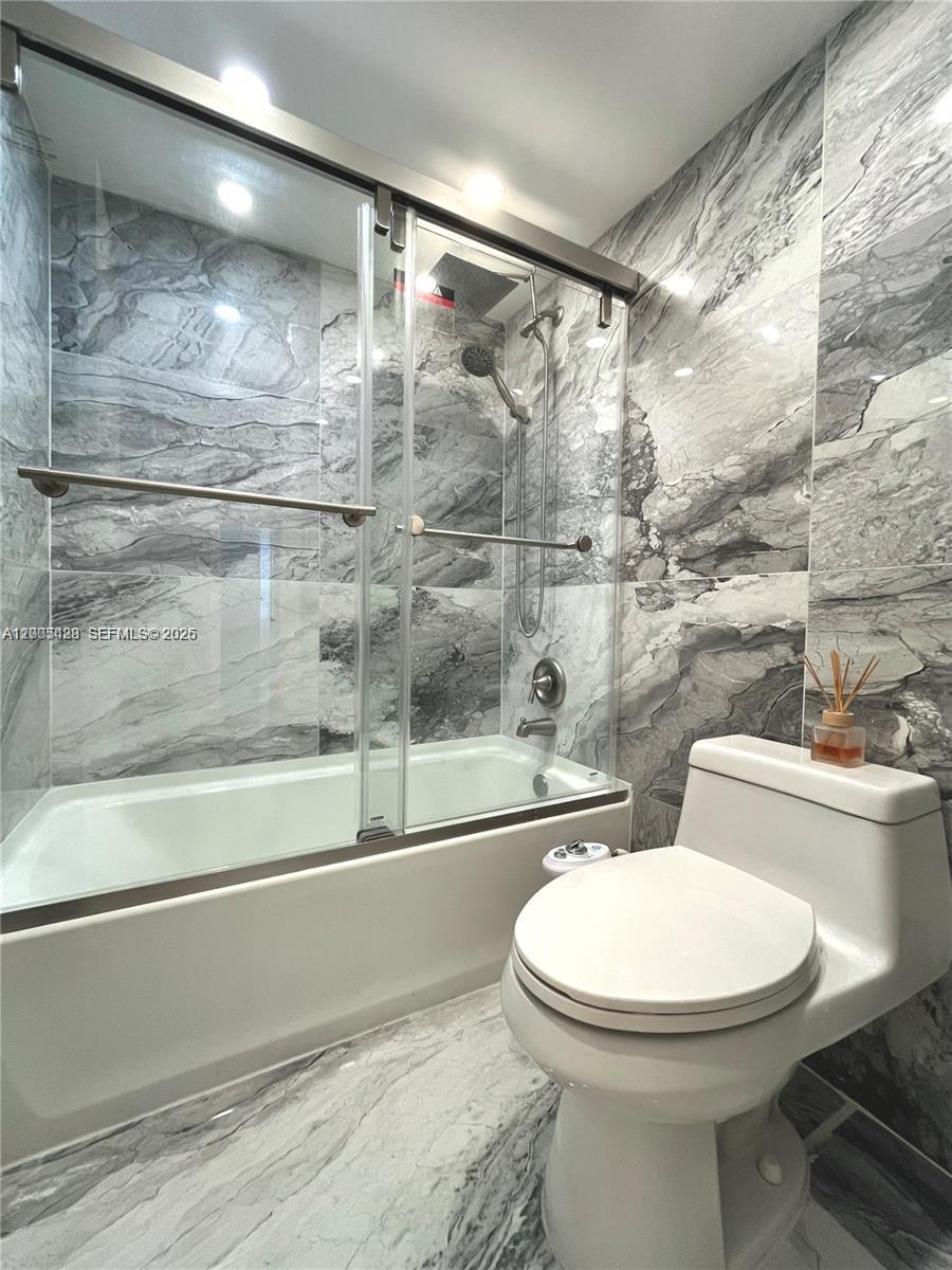 See details 1827 2 / 2 1603 sq. ft. $ 2026-04-21 0 Photo
