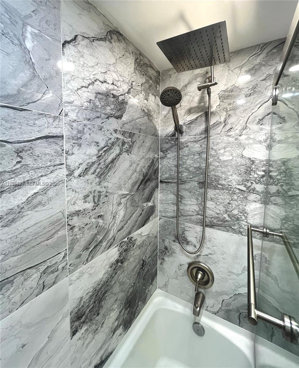 See details 1827 2 / 2 1603 sq. ft. $ 2026-04-21 0 Photo