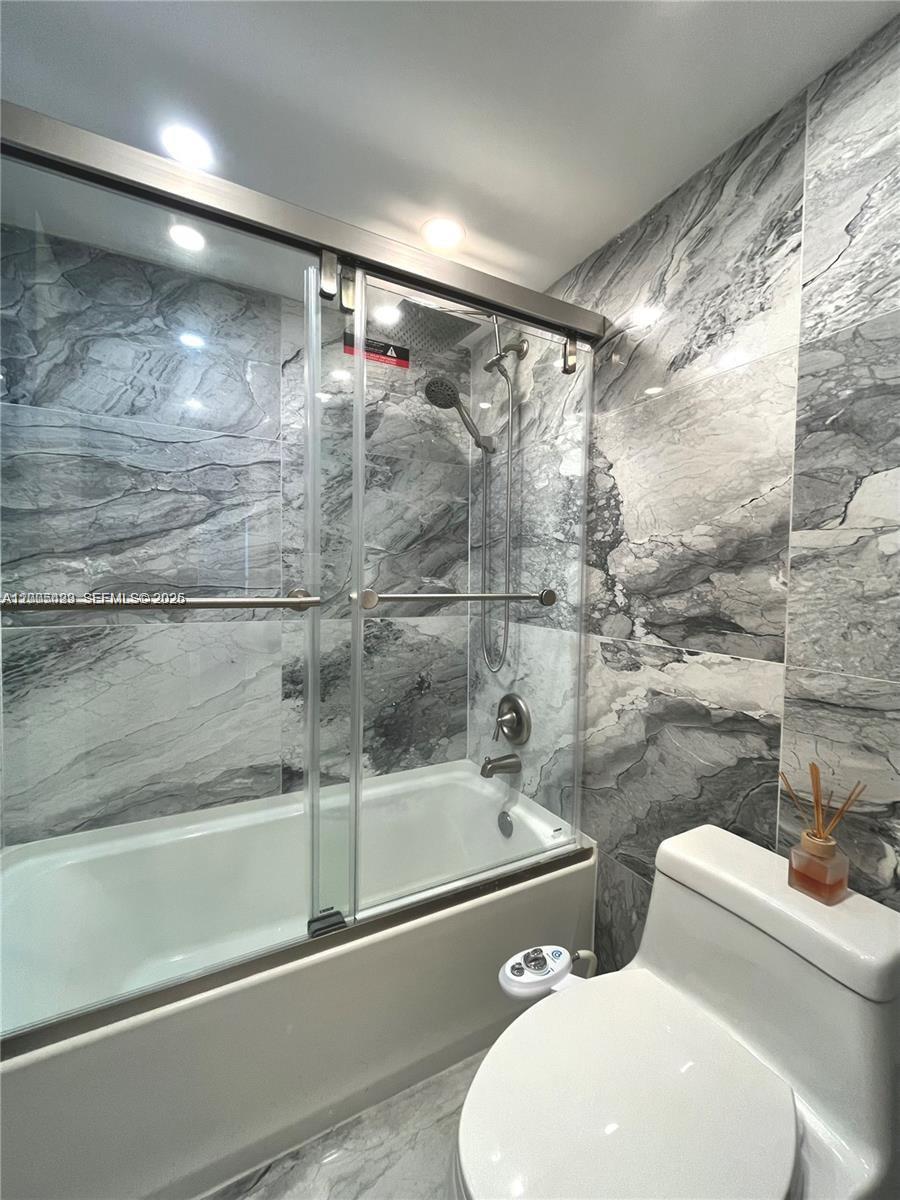 See details 1827 2 / 2 1603 sq. ft. $ 2026-04-21 0 Photo