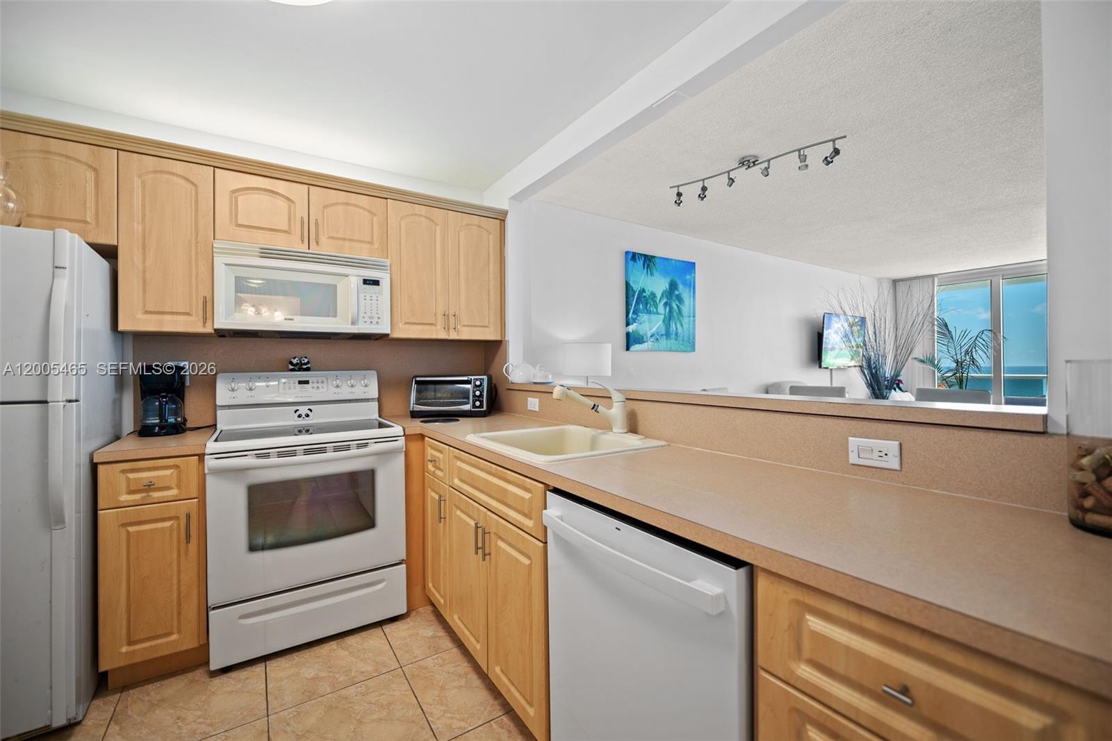 Photo of 3725 Ocean Dr  #1212, Hollywood, Florida, 33019 - 