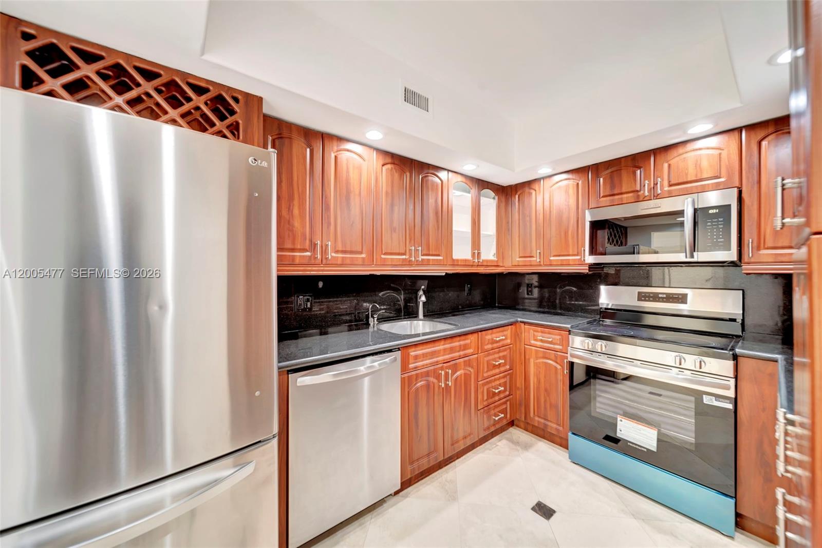 20A 1 / 2 870 sq. ft. $ 2026-04-21 0 Photo