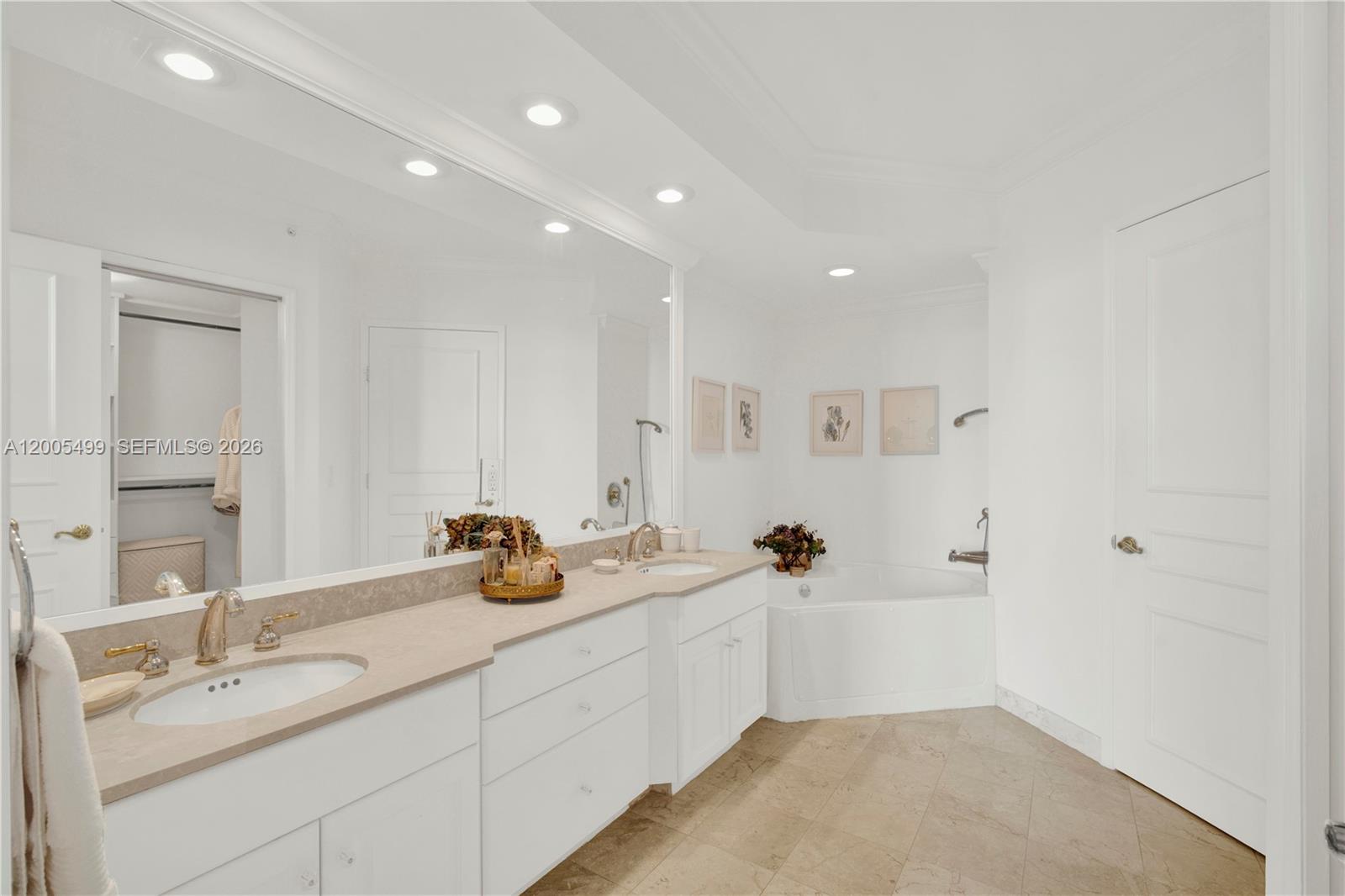 Photo of 3370 Hidden Bay Dr  #1702, Aventura, Florida, 33180 - 