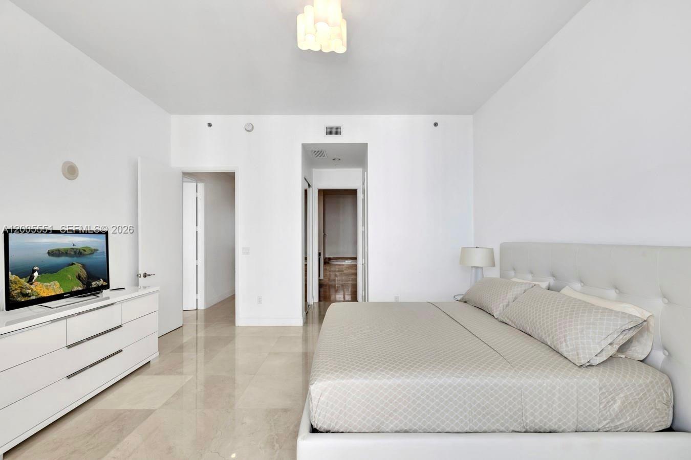 4002 3 / 4 1974 sq. ft. $ 2026-04-22 0 Photo