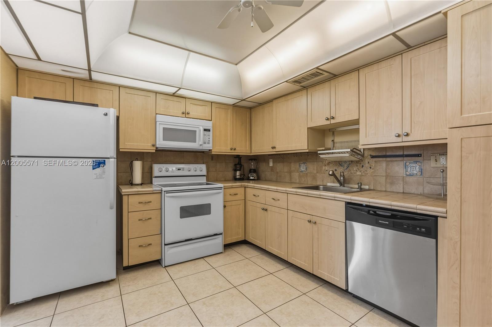 Photo of 1600 Ocean Dr  #4G, Hollywood, Florida, 33019 - 