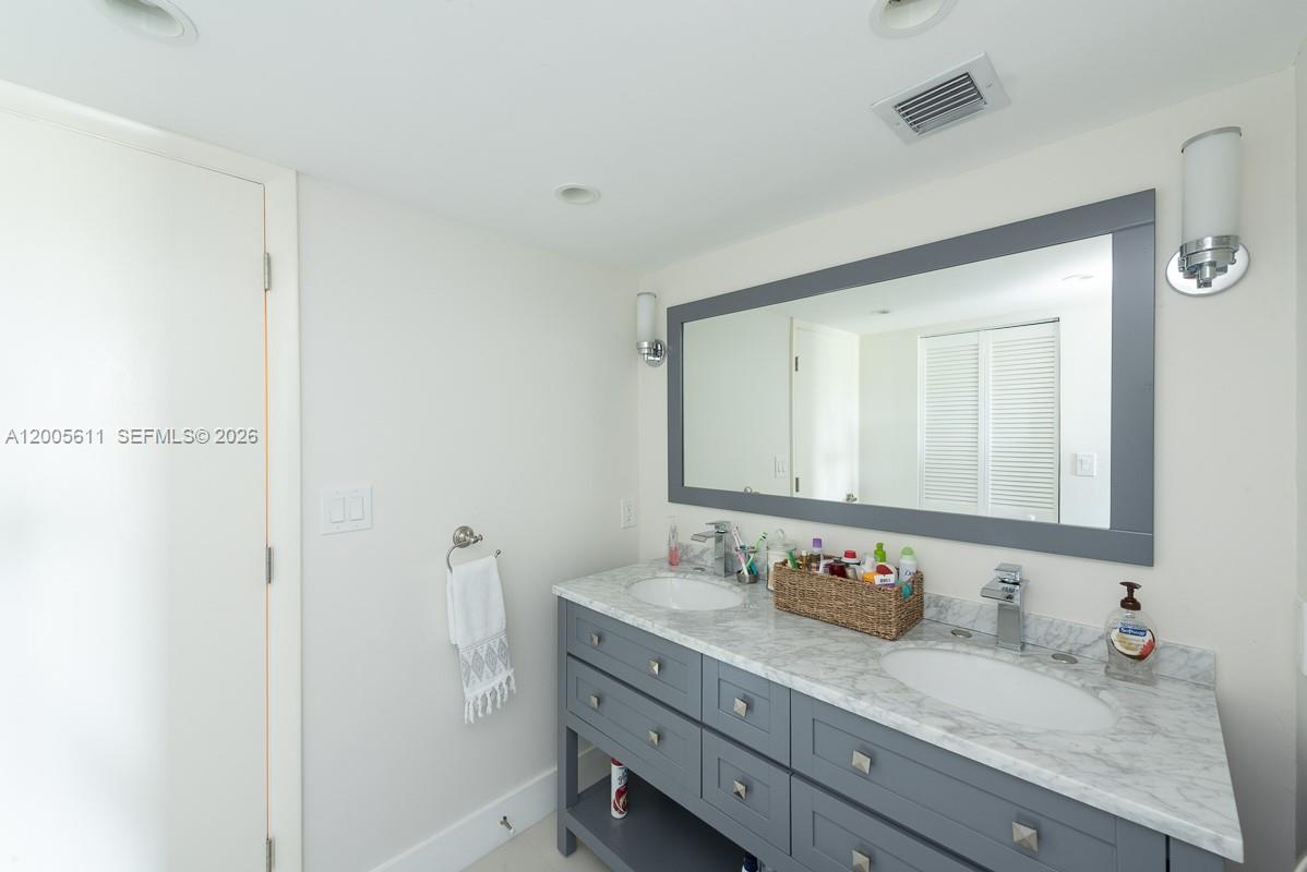 226 2 / 2 1521 sq. ft. $ 2026-04-22 0 Photo