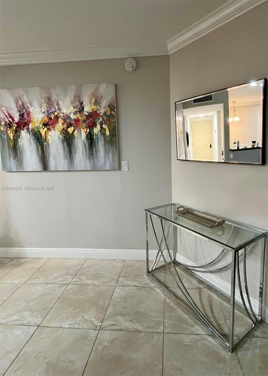 Photo of 3725 Ocean Dr  #L12, Hollywood, Florida, 33019 - 