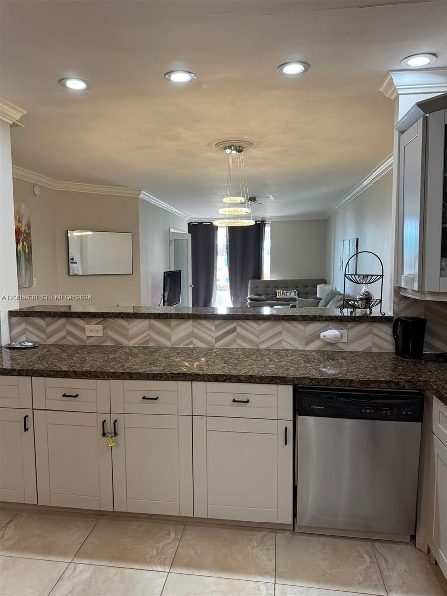 Photo of 3725 Ocean Dr  #L12, Hollywood, Florida, 33019 - 