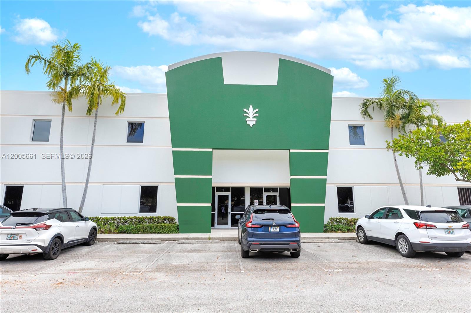 11  /   sq. ft. $ 2026-04-22 0 Photo