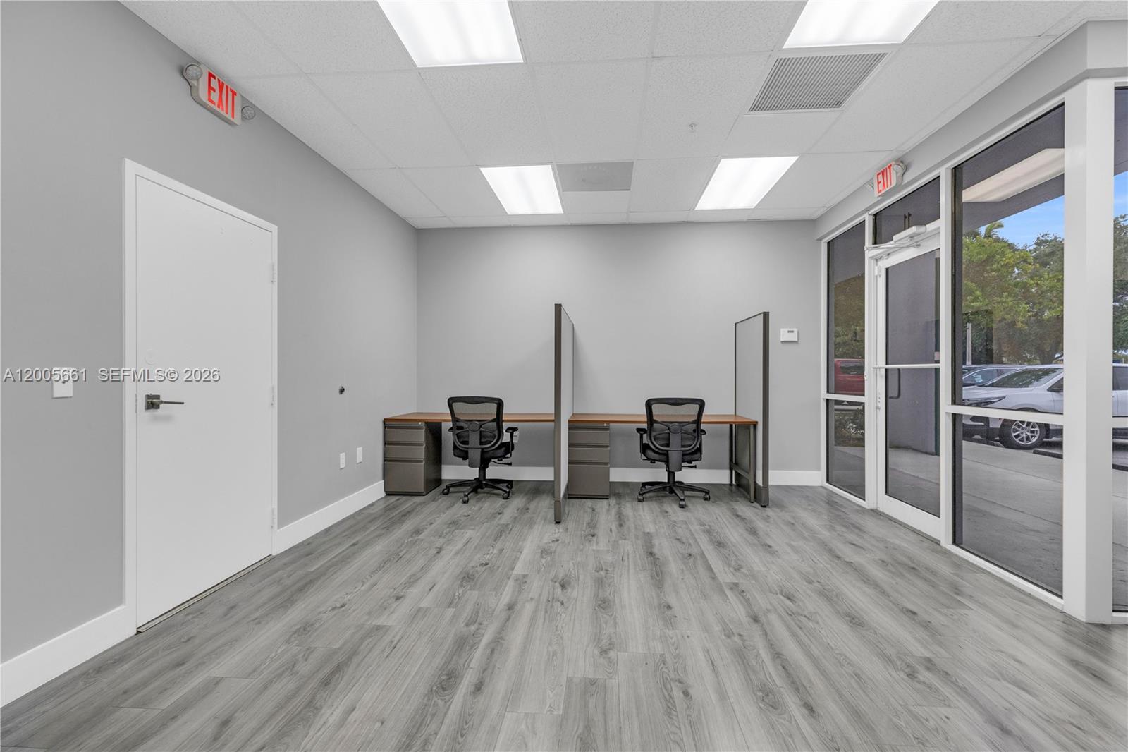 11  /   sq. ft. $ 2026-04-22 0 Photo