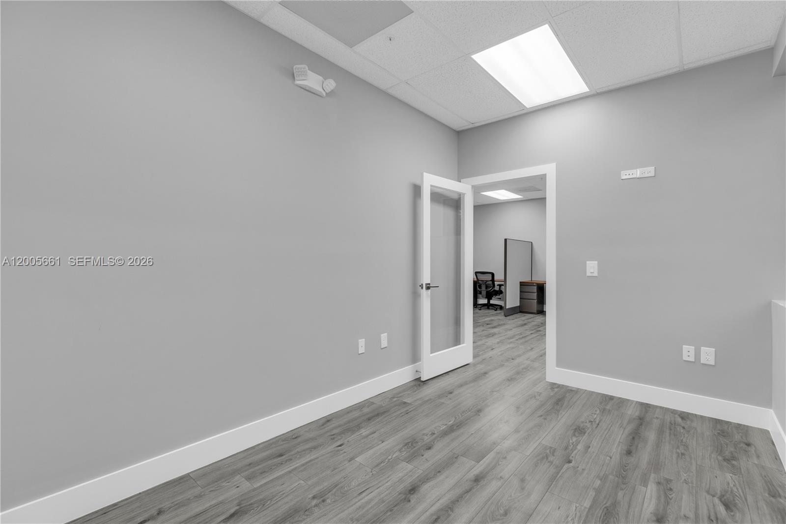 11  /   sq. ft. $ 2026-04-22 0 Photo