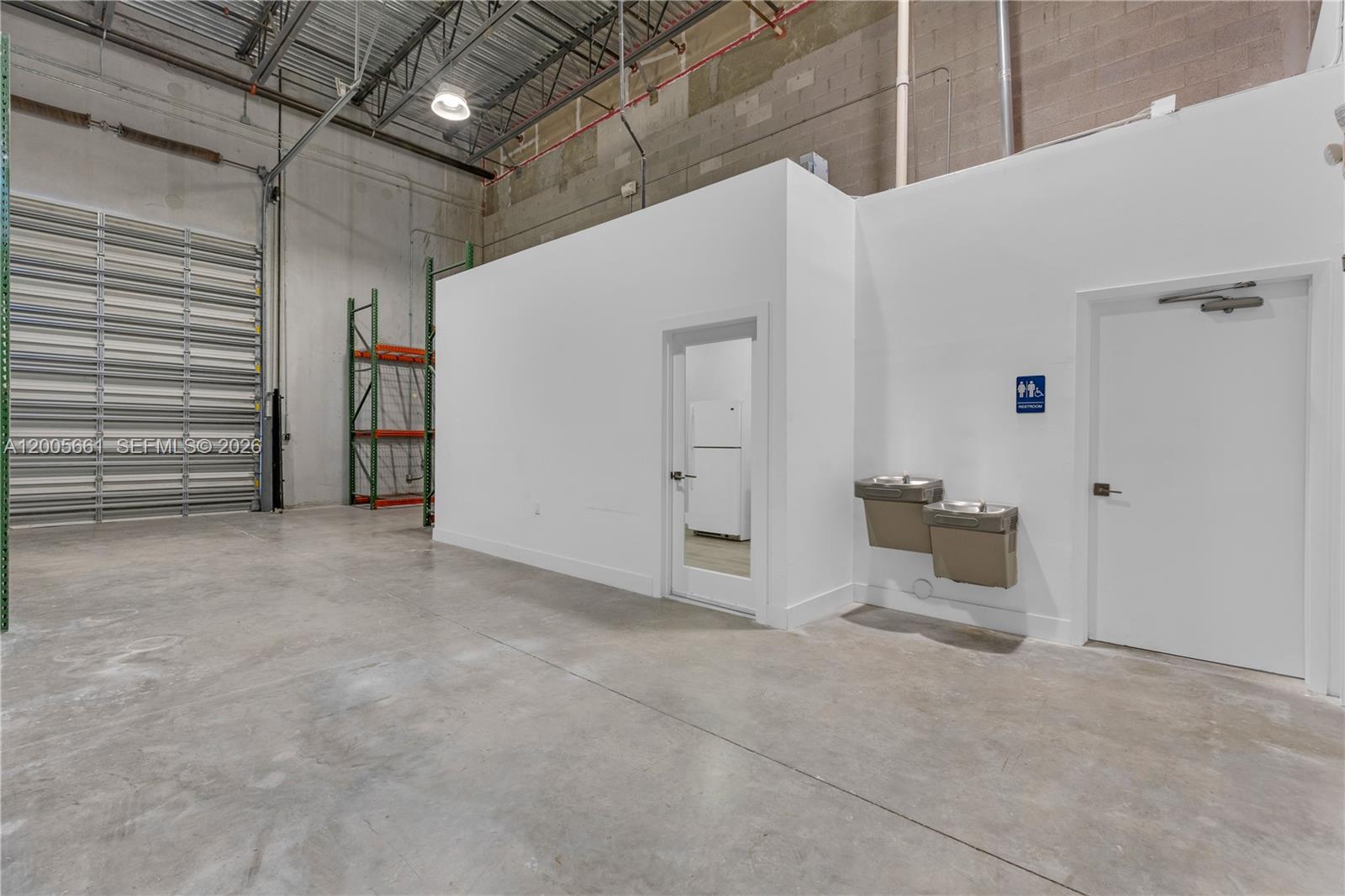 11  /   sq. ft. $ 2026-04-22 0 Photo