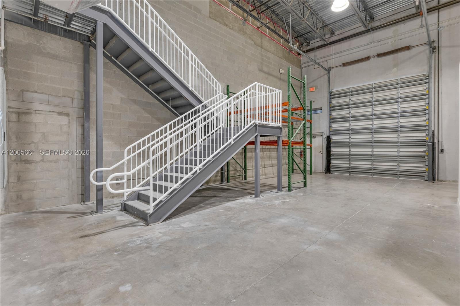 11  /   sq. ft. $ 2026-04-22 0 Photo