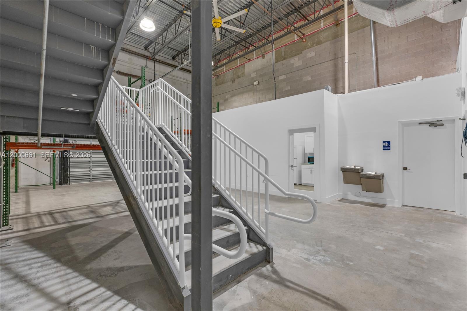 11  /   sq. ft. $ 2026-04-22 0 Photo