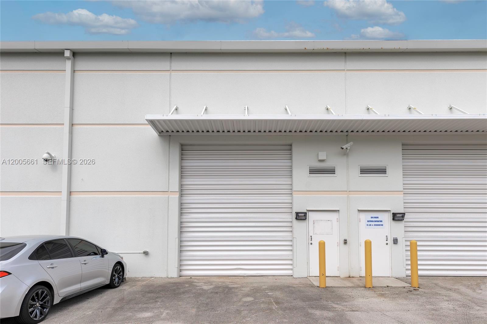 11  /   sq. ft. $ 2026-04-22 0 Photo