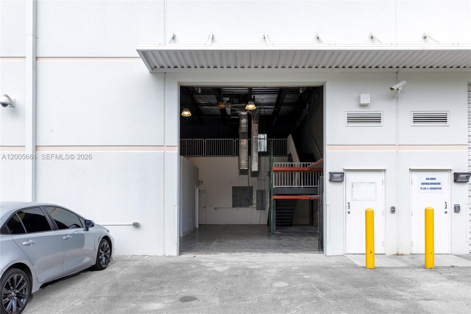 11  /   sq. ft. $ 2026-04-22 0 Photo