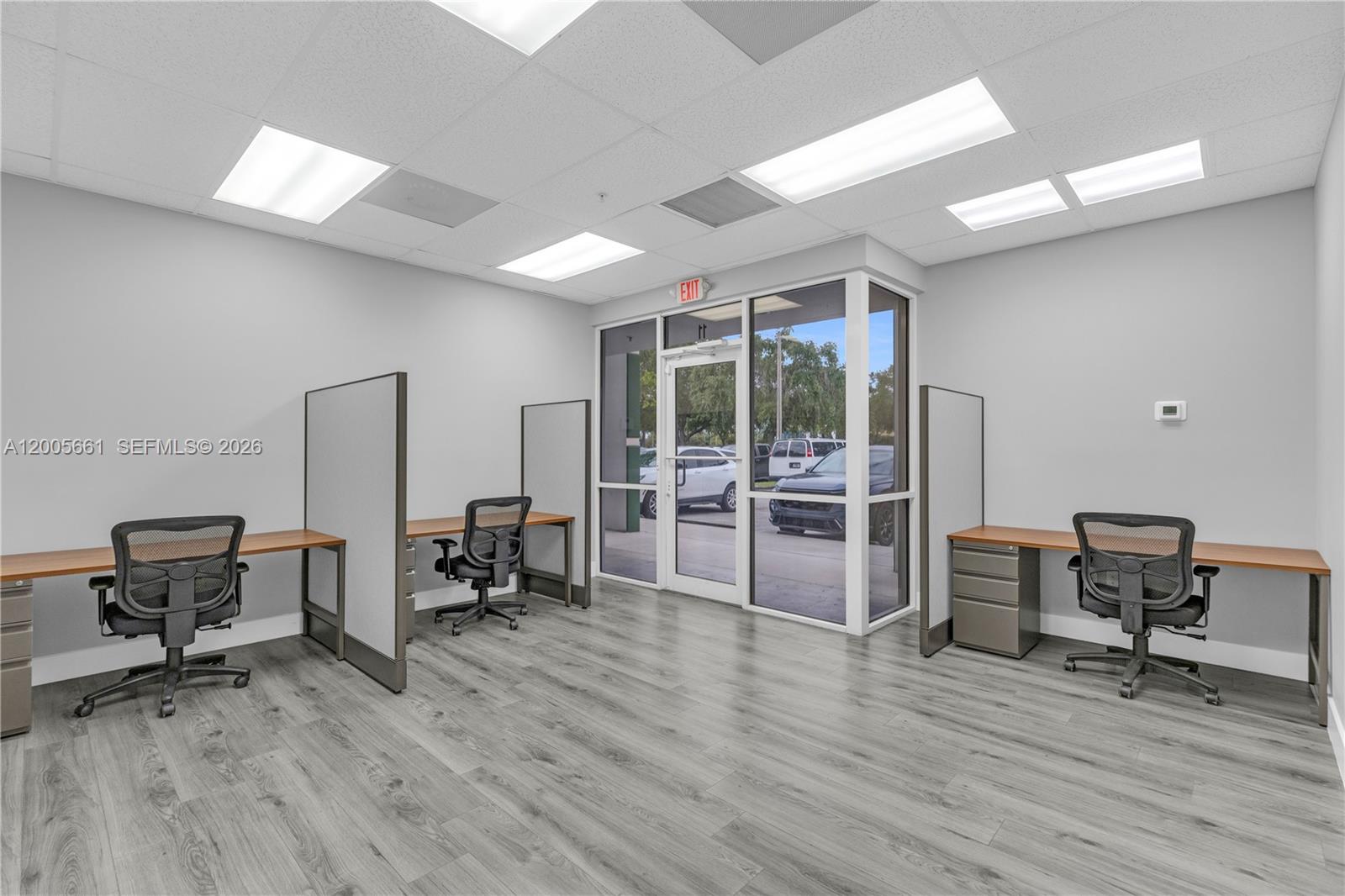 11  /   sq. ft. $ 2026-04-22 0 Photo