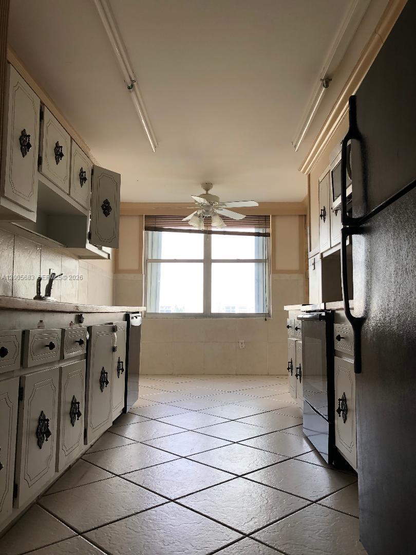 Photo of 2751 Ocean Dr  #701N, Hollywood, Florida, 33019 - 