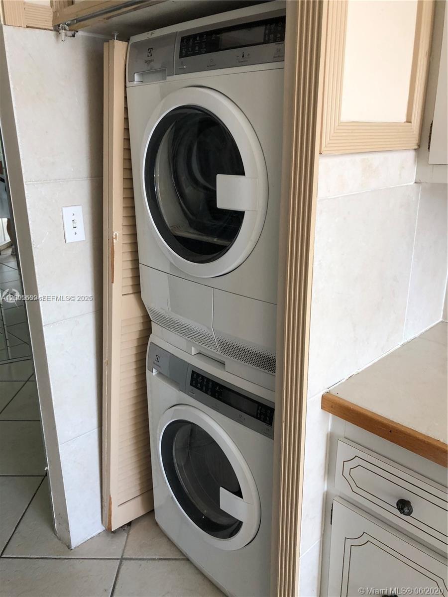 Photo of 2751 Ocean Dr  #701N, Hollywood, Florida, 33019 - 