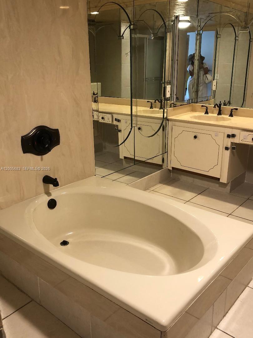 Photo of 2751 Ocean Dr  #701N, Hollywood, Florida, 33019 - 