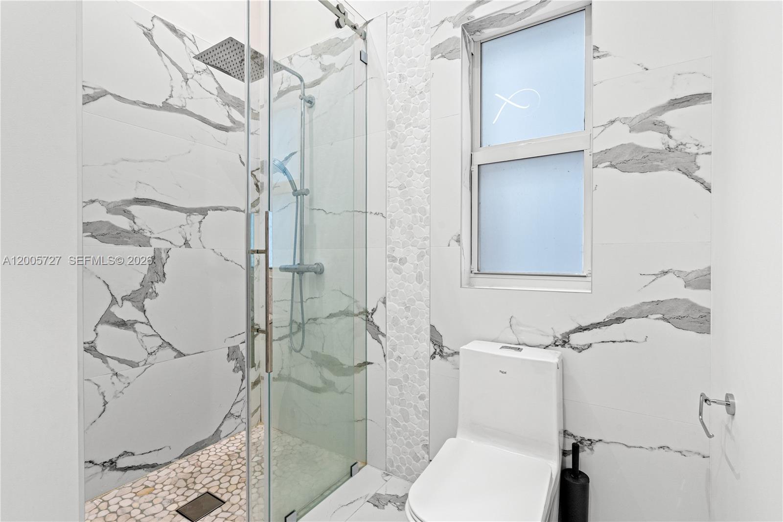 635 5 / 3 2199 sq. ft. $ 2026-04-22 0 Photo