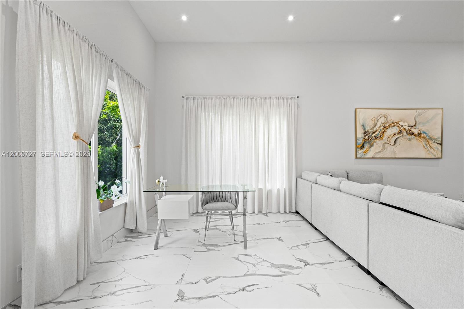 635 5 / 3 2199 sq. ft. $ 2026-04-22 0 Photo