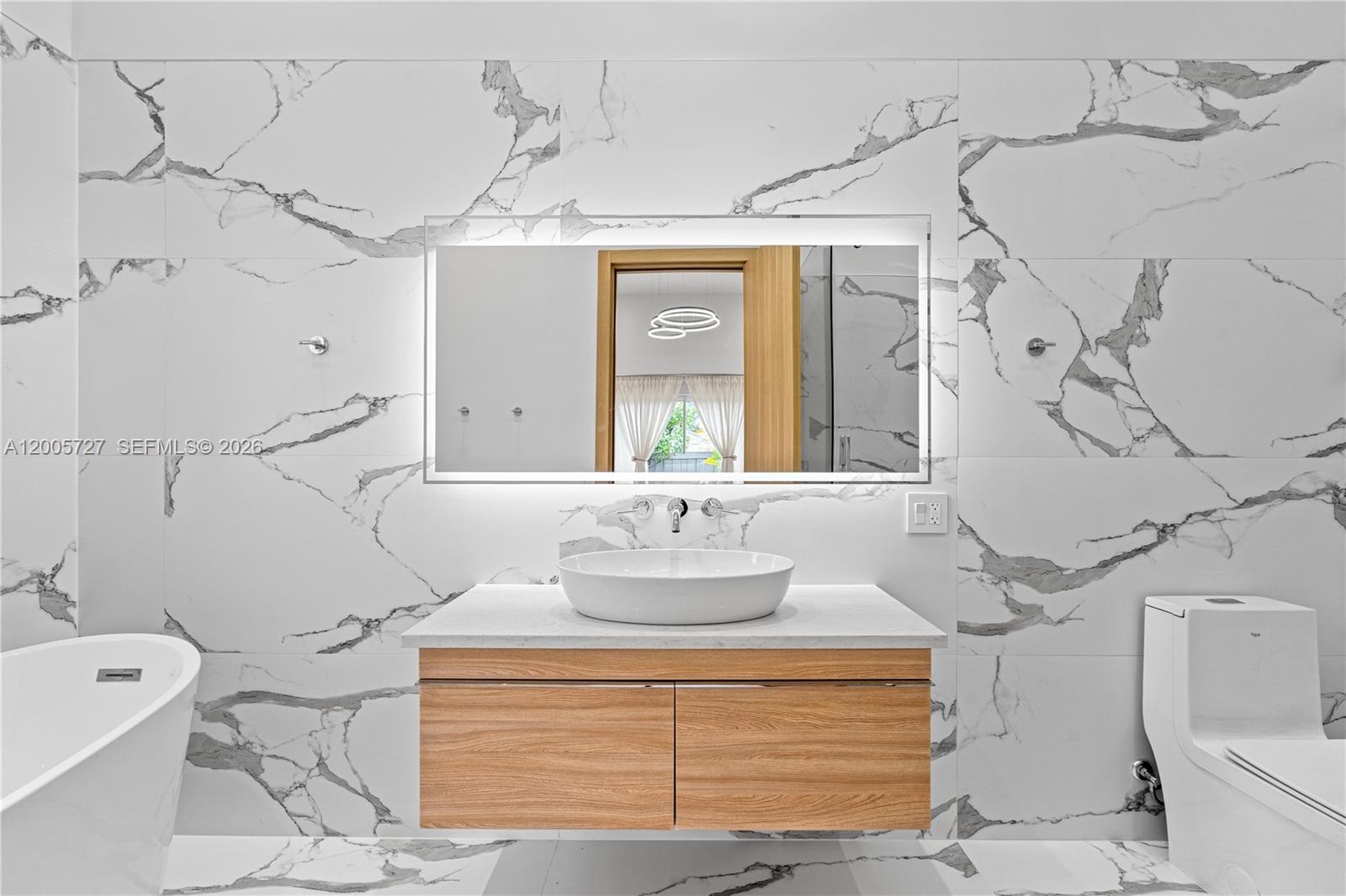 635 5 / 3 2199 sq. ft. $ 2026-04-22 0 Photo