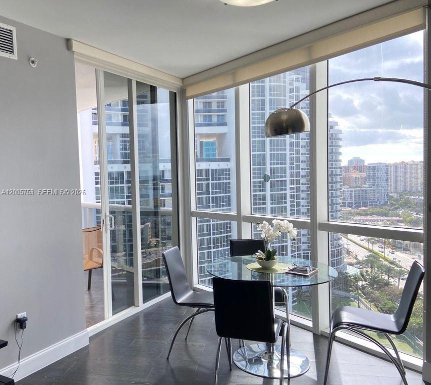 2003 1 / 2 914 sq. ft. $ 2026-04-22 0 Photo