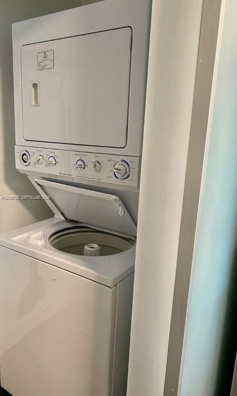 2003 1 / 2 914 sq. ft. $ 2026-04-22 0 Photo