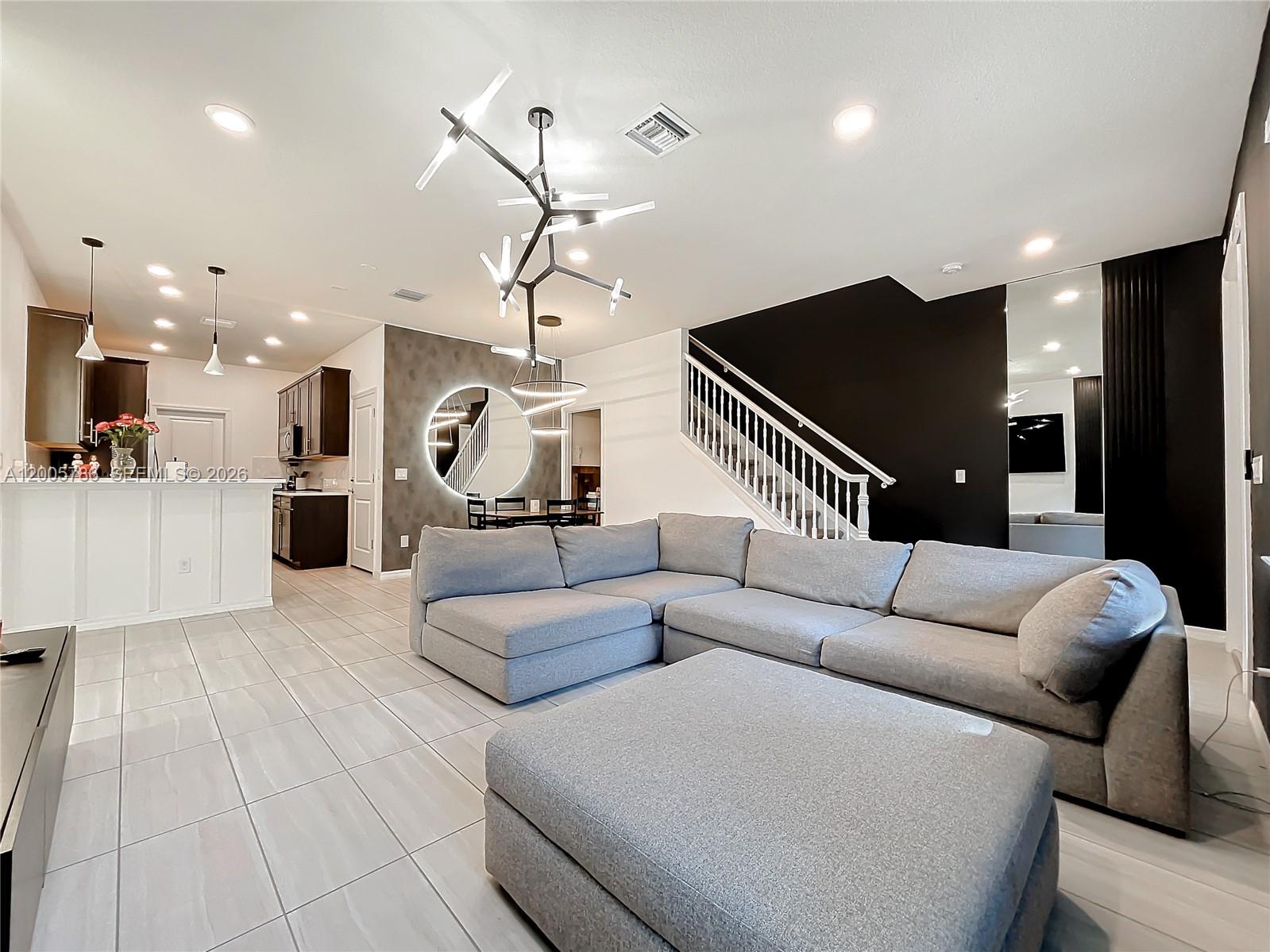 5040 3 / 3 1421 sq. ft. $ 2026-04-22 0 Photo