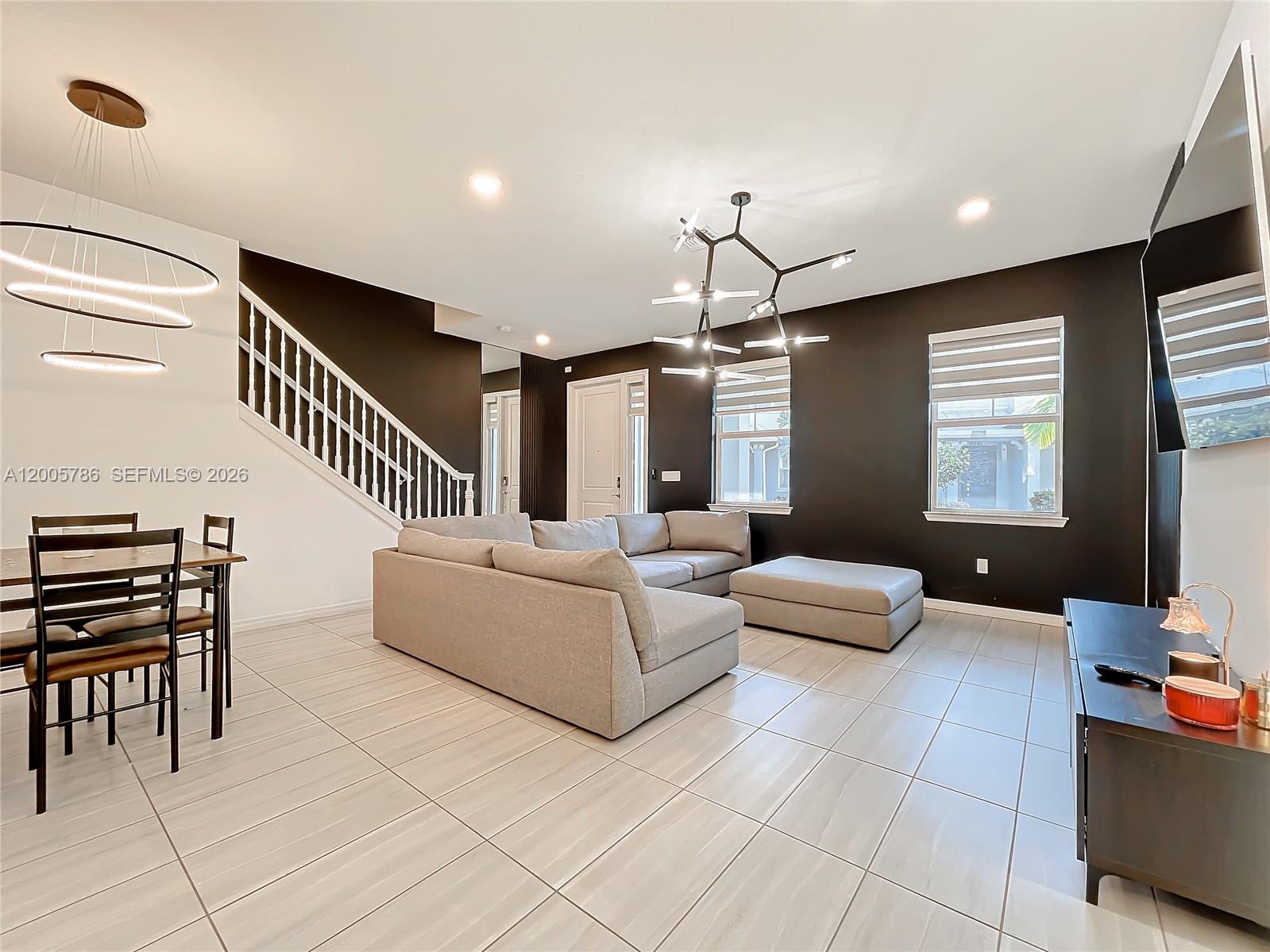 5040 3 / 3 1421 sq. ft. $ 2026-04-22 0 Photo