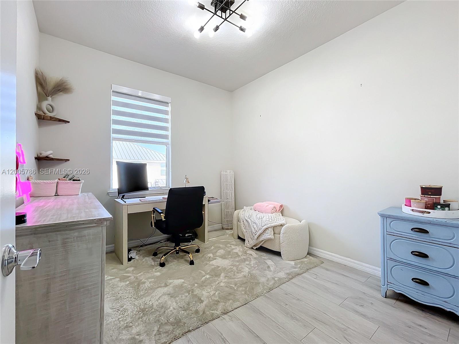 5040 3 / 3 1421 sq. ft. $ 2026-04-22 0 Photo