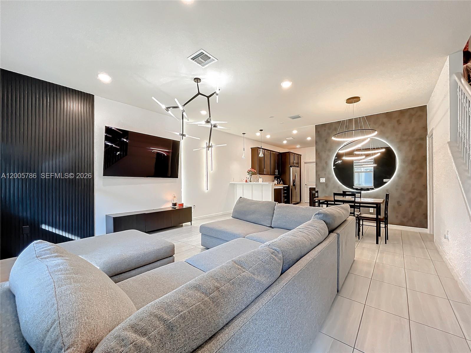 5040 3 / 3 1421 sq. ft. $ 2026-04-22 0 Photo