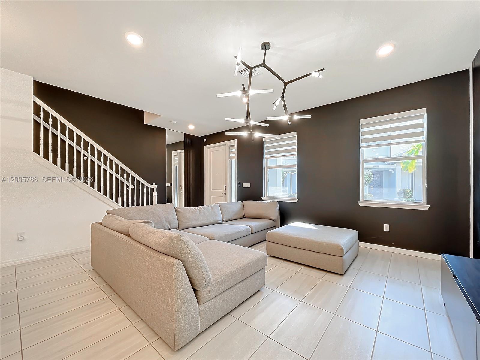 5040 3 / 3 1421 sq. ft. $ 2026-04-22 0 Photo
