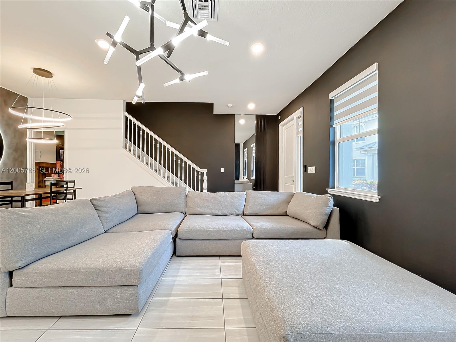 5040 3 / 3 1421 sq. ft. $ 2026-04-22 0 Photo