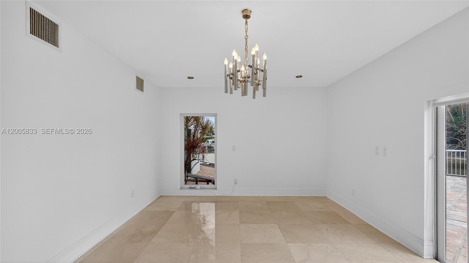 Ver detalles / sq. ft. $ 2026-04-22 0 foto