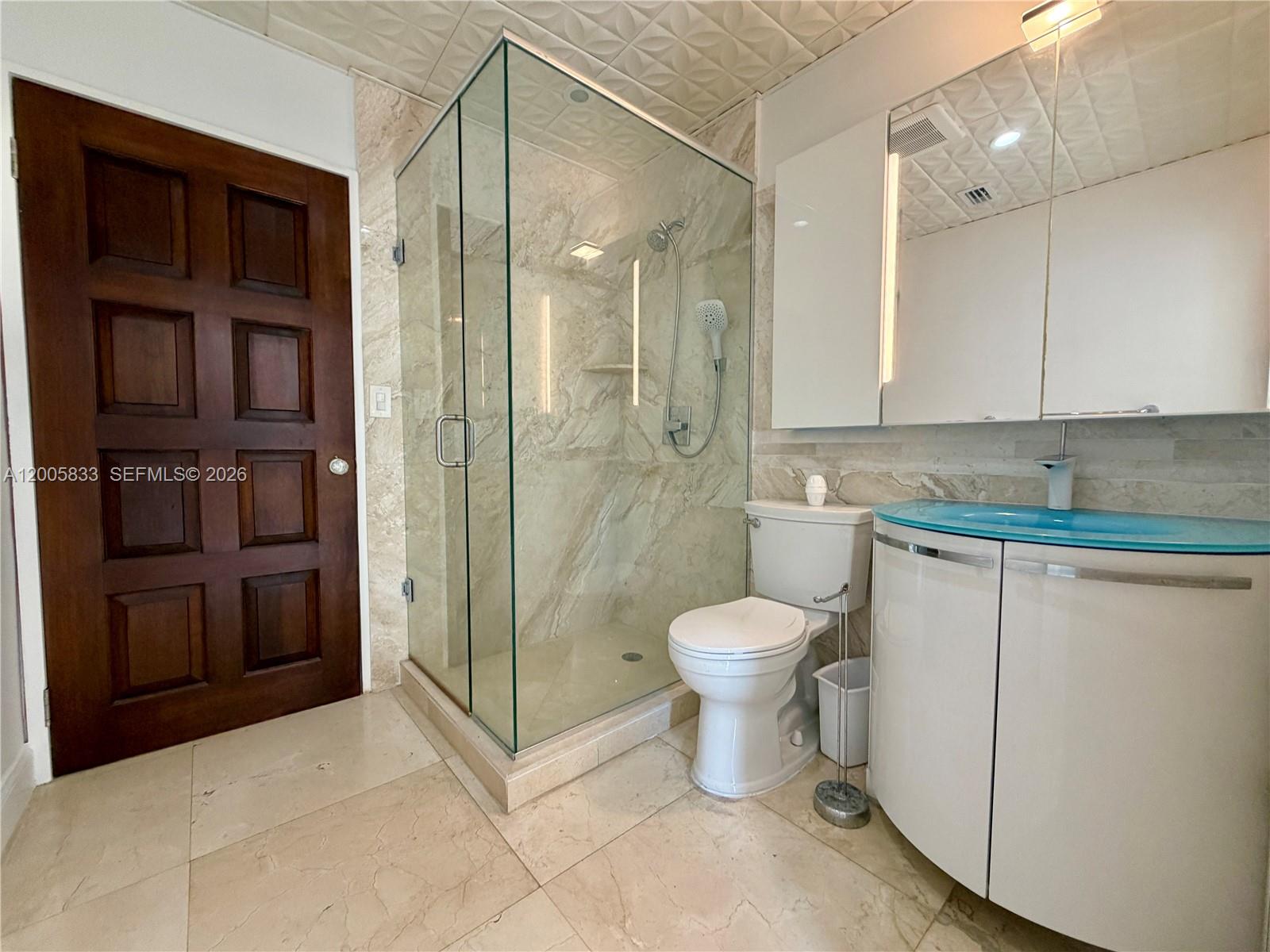 Ver detalles / sq. ft. $ 2026-04-22 0 foto