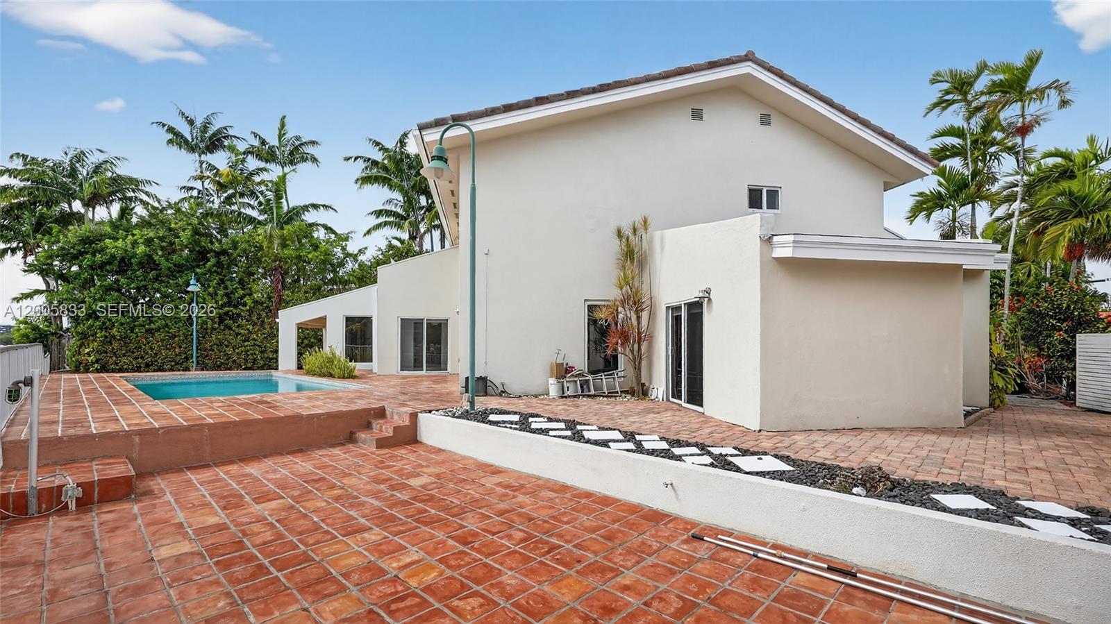 Ver detalles / sq. ft. $ 2026-04-22 0 foto