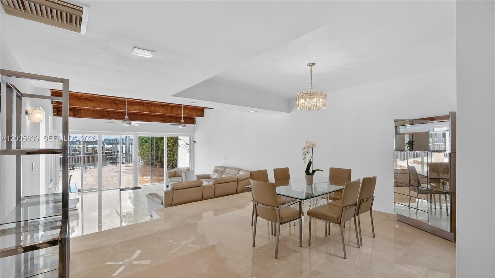 Ver detalles / sq. ft. $ 2026-04-22 0 foto