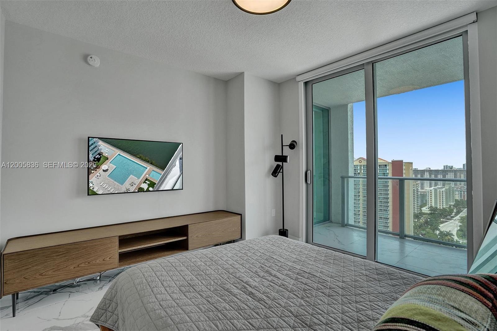 5-2207 3 / 4 1892 sq. ft. $ 2026-04-22 0 Photo