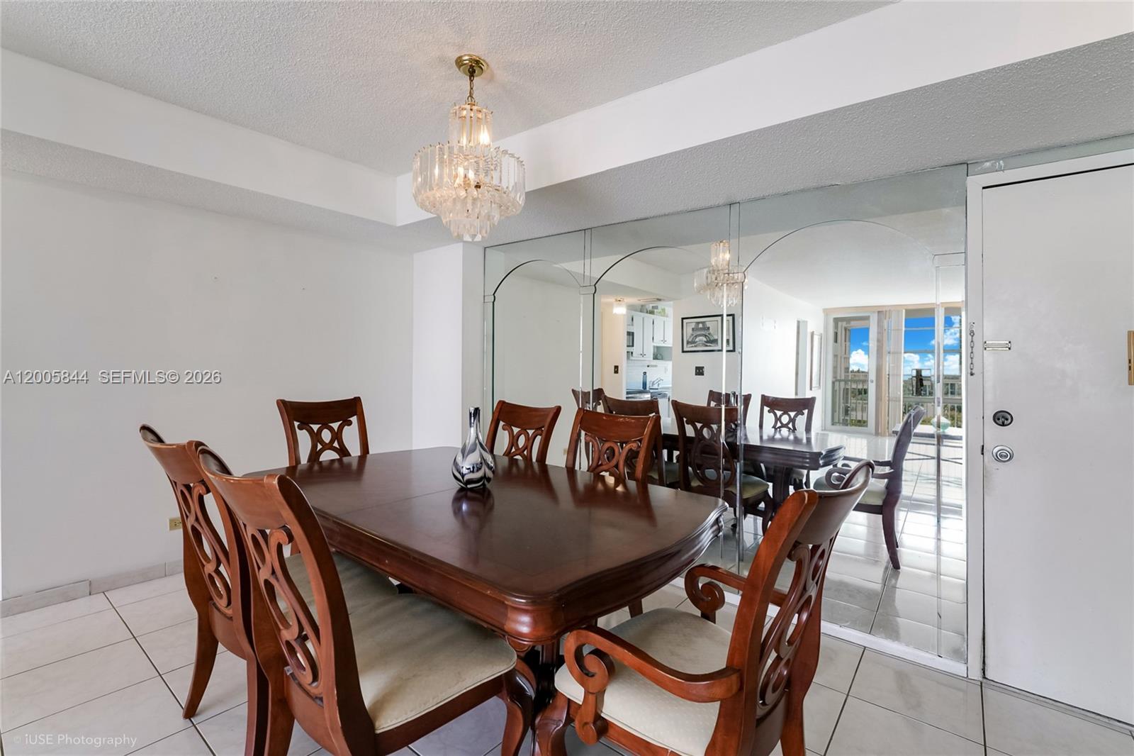 See details 617 2 / 2 1488 sq. ft. $ 2026-04-22 0 Photo