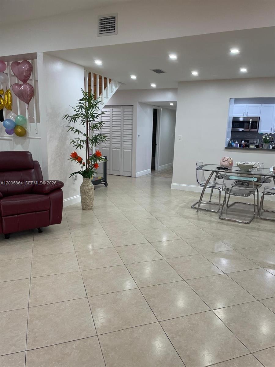 11734 2 / 2 1496 sq. ft. $ 2026-04-22 0 Photo