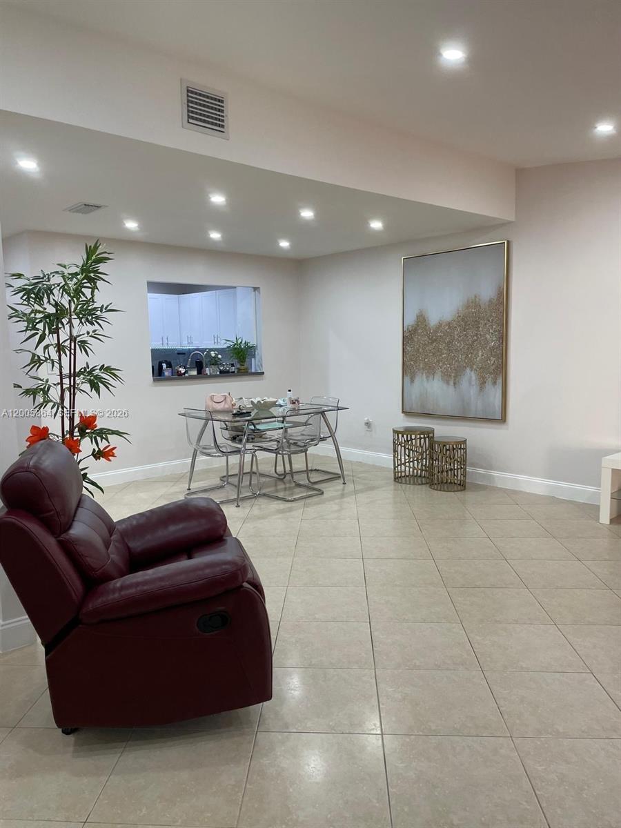 11734 2 / 2 1496 sq. ft. $ 2026-04-22 0 Photo