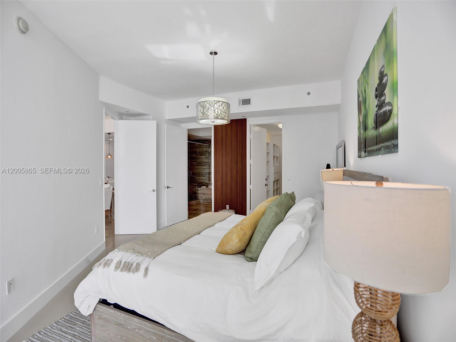 2807 3 / 3 2106 sq. ft. $ 2026-04-22 0 Photo