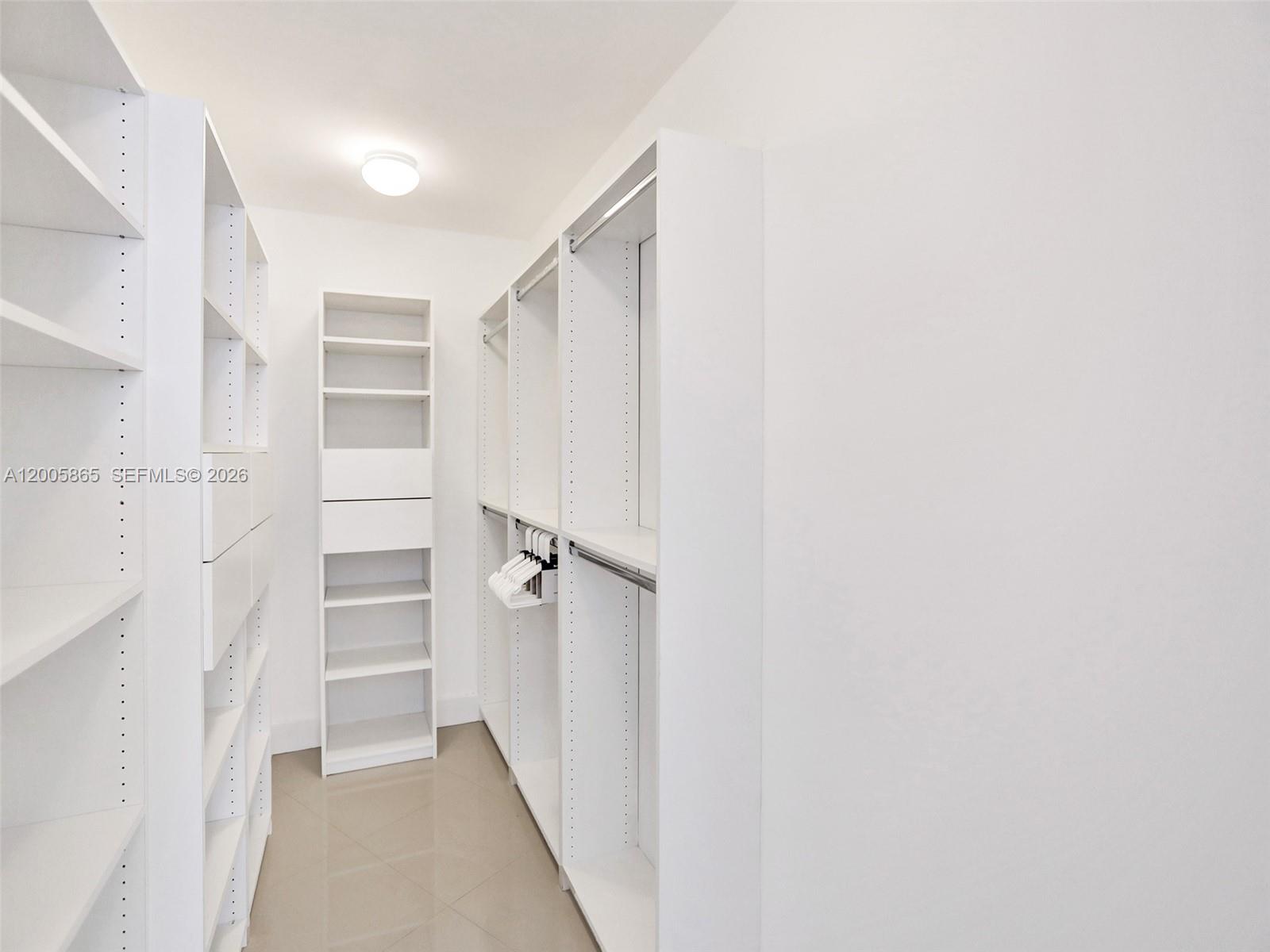 2807 3 / 3 2106 sq. ft. $ 2026-04-22 0 Photo