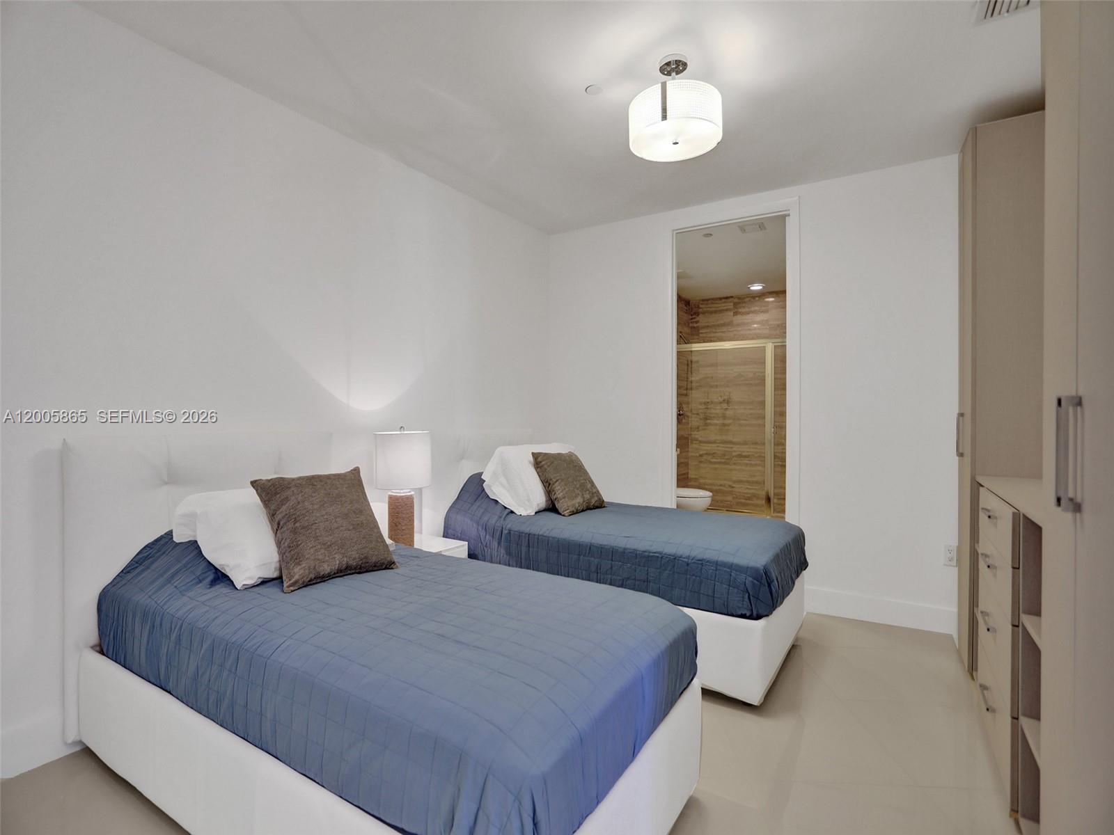 2807 3 / 3 2106 sq. ft. $ 2026-04-22 0 Photo